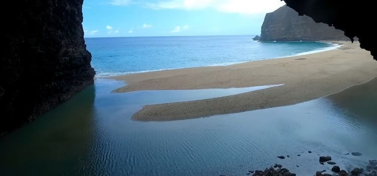 Na Pali Coast Snorkeling Spots in Kauai